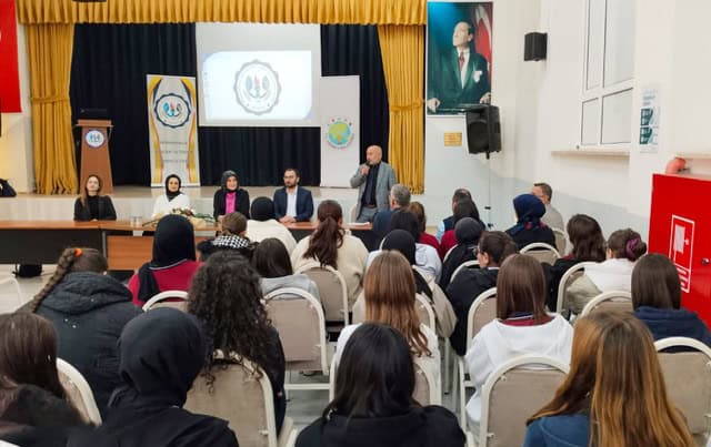 Öğrencilerin kariyer yolculuğuna SUBÜ katkısı