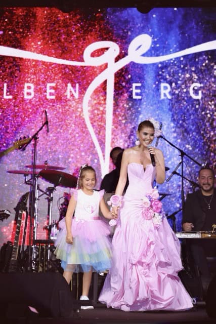 Gülben Ergen, Kurban Bayramı'nın ilk gününde Kıbrıs Limak Otel'de sahne aldı