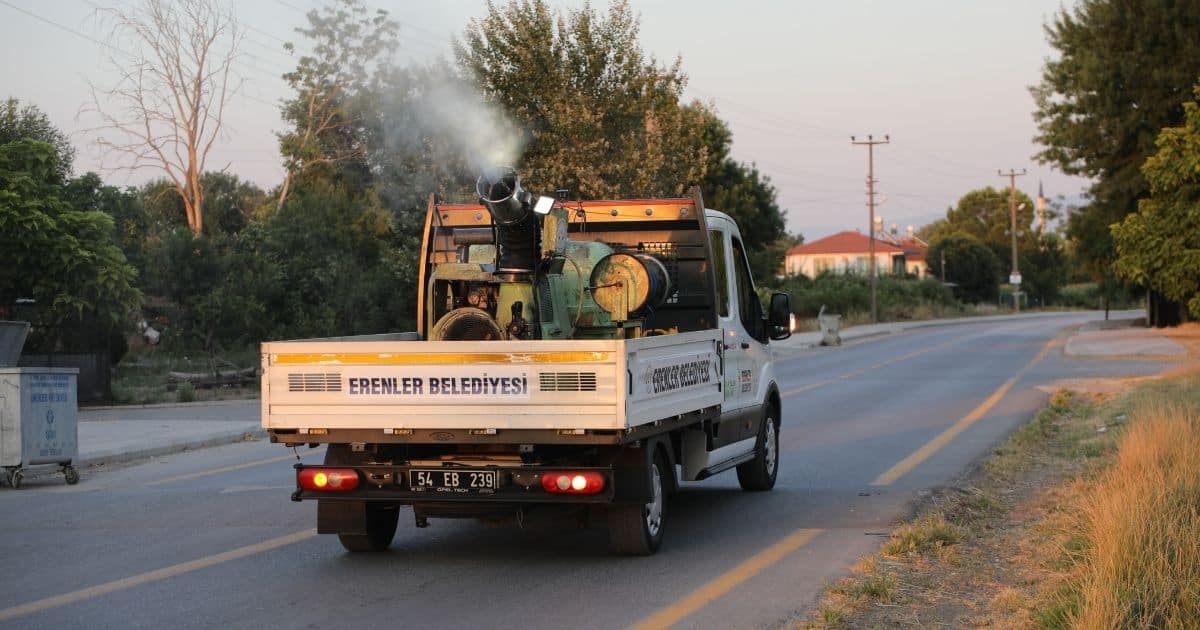 Erenler’de İlaçlama Çalışmaları Aralıksız Devam Ediyor