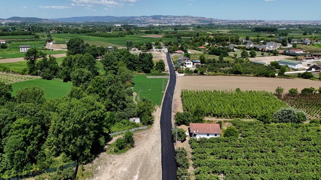 Arifiye’de Mahalleleri Birbirine Bağlayan Yol Yenilendi