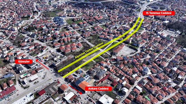 Büyükşehir Sakarya’nın merkez aksını bağlayacak çalışma için ilk kazmayı vurdu