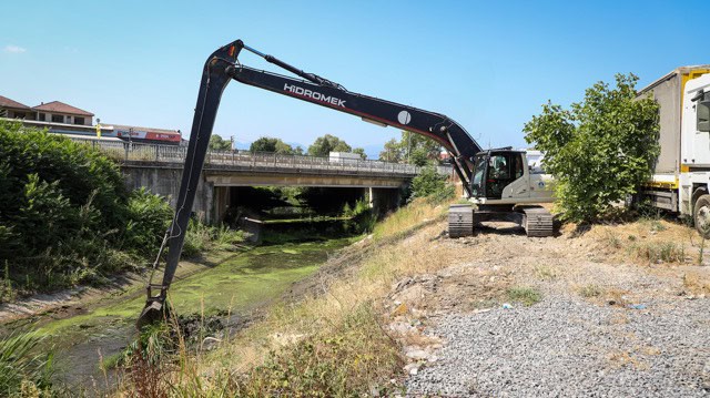 Çark Deresi ve çevresi için kapsamlı temizlik çalışmaları devam ediyor