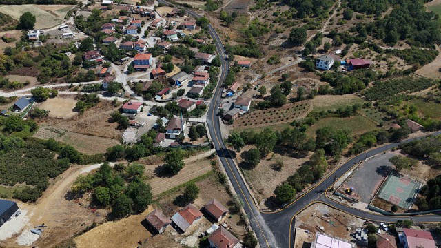 22 kilometreye 31 bin ton asfalt döküldü