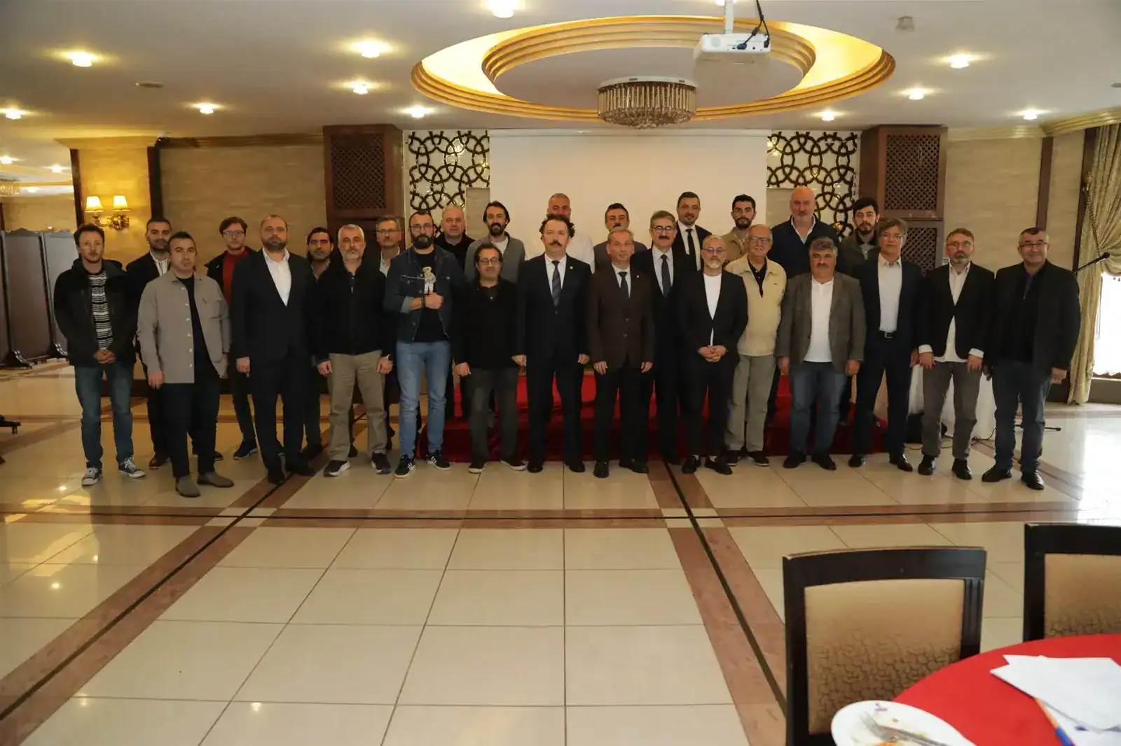 00a97381e3964aee8bfe2cf4f068add31734cd727657424cb3e44007587083b3-1761291949