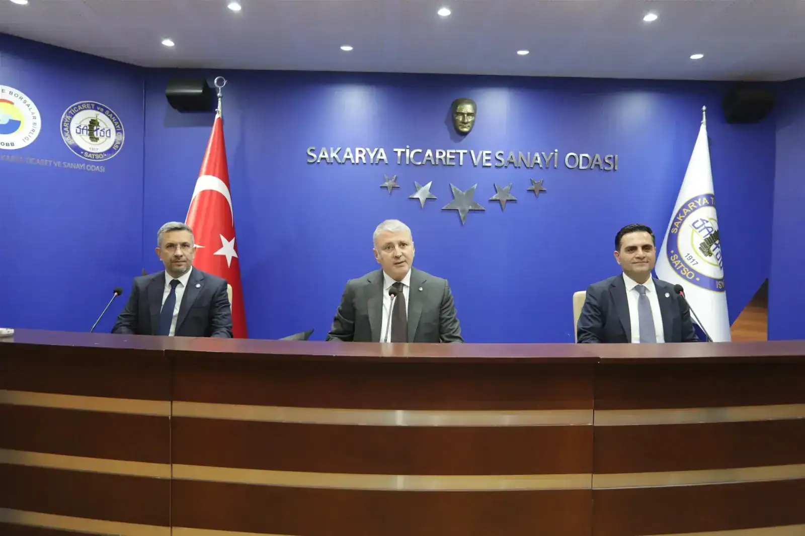 58493f205eb24434b981e09db43a10df8662de74b9144ea791ef225742743955-1761222723