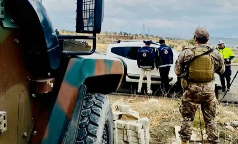 Türkiye’de Eş Zamanlı Denetim: 169 Göçmen Kaçakçısı Yakalandı