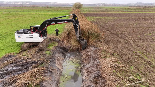 Serdivan’da Kılçık Kanal Temizlik Çalışmaları Tamamlandı