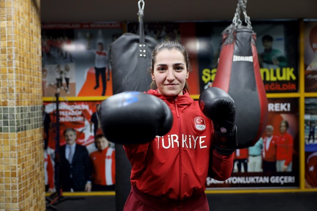 Sakarya’nın ringdeki parlayan yıldızı Ece Asude tarih yazmak istiyor