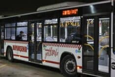 Otobüs, Sakarya'da sabaha kadar yolcu taşıyan toplu ulaşım aracı.