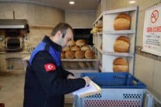 Zabıtalar, Ramazan öncesi fırınları tek tek denetliyor.