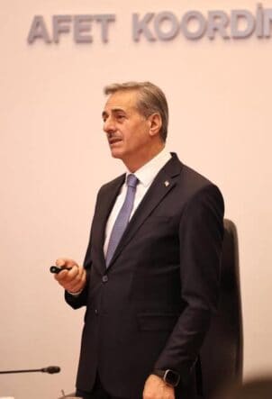 Yusuf Alemdar, afet koordinasyon merkezinde yeni şehir kültürü için tarihi planını açıkladı.