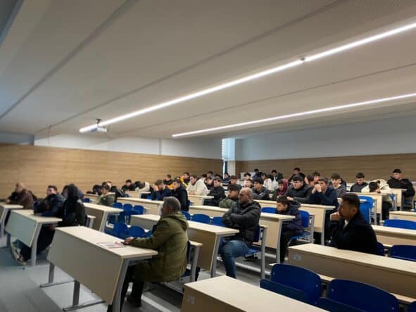 Hendek MTAL Öğrencileri Yüksekokulda Eğitim ve Meslek Alanlarını Yerinde Gözlemledi