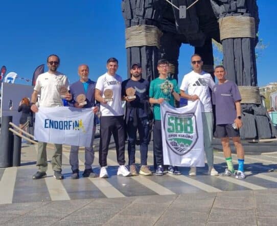 Sakarya Büyükşehirli Atletler Troya Maratonu’nda Farklı Yaş Kategorilerinde Derece Elde Etti