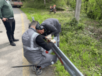 Hendek Hicriye Mahallesi’nde Sürücüler İçin Yol Kenarlarına Koruyucu Bariyerler Yerleştirildi