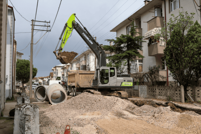 Erenler Dilmen Mahallesi’nde Yeni Yola 5 Kilometrelik Yağmur Suyu Hattı Kuruluyor