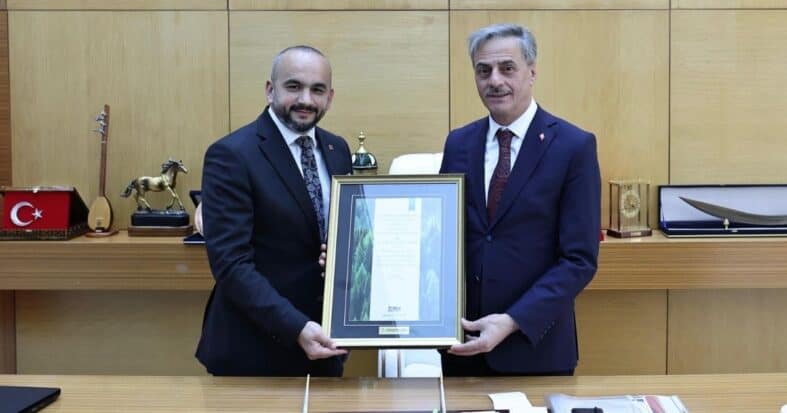 Sakarya GİAD’dan Belediye Ziyaretlerinde Fidan Bağışıyla Şehre Katkı