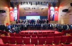 Serdivan’ın Ulaşımında Yeni Dönem: Raylı Sistem Projesi ve Altyapı Yatırımları Toplantıda Ele Alındı