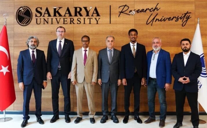 Somali Zemzem Üniversitesi Heyeti Sakarya Üniversitesinde Eğitimde İş Birliği Görüşmeleri Yaptı