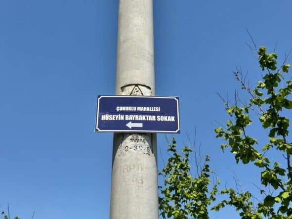 Serdivan’da Topluma Hizmet Eden İsimler Sokak Tabelalarında Yaşatılıyor